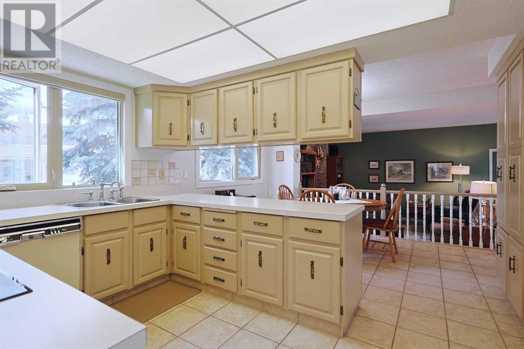 Single Family House for Sale in   Varsity Estates Drive NW Varsity Calgary 