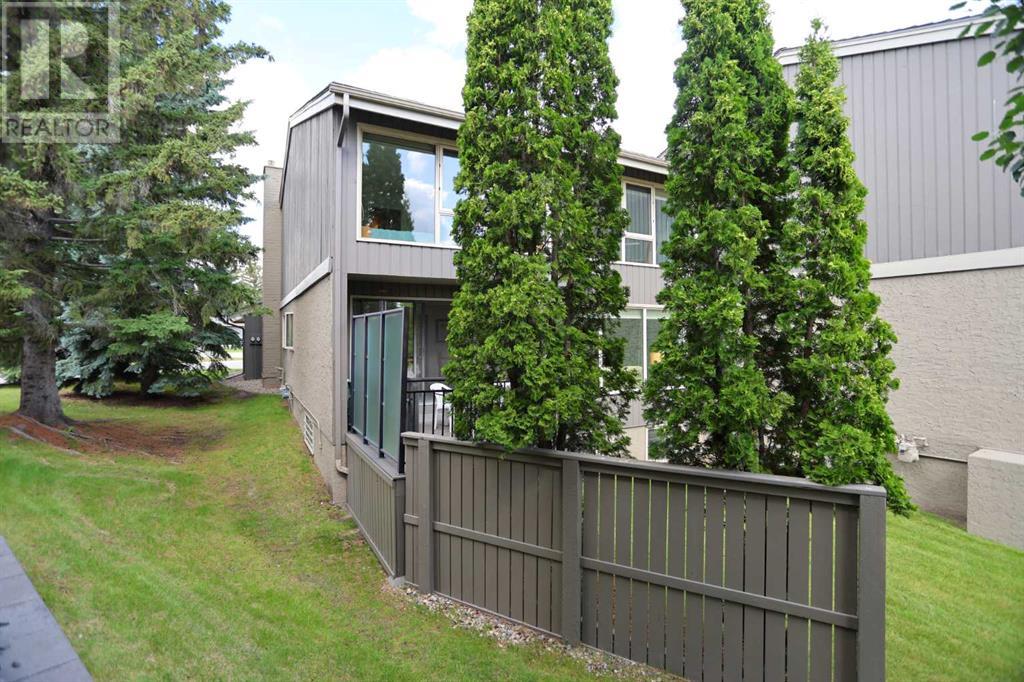 Single Family House for Sale in   Varsity Estates Drive NW Varsity Calgary 