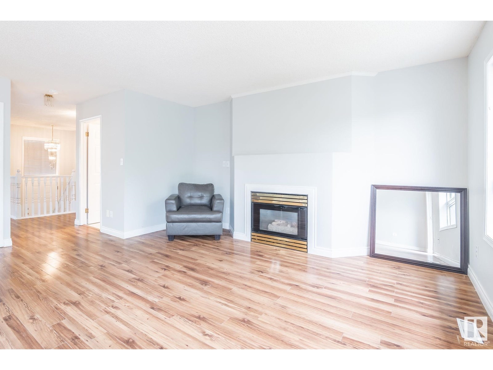 Photo 11 of 2 3311 58 St Nw, Edmonton AB