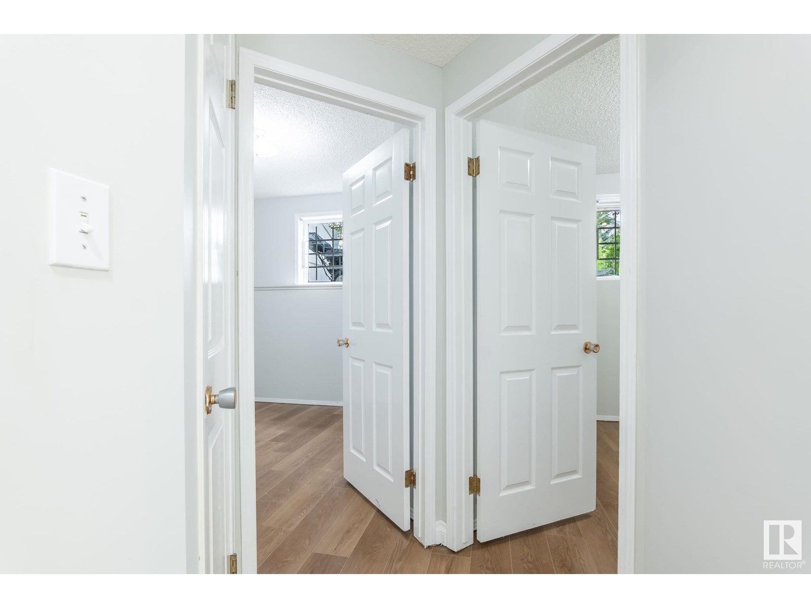 Photo 20 of 2 3311 58 St Nw, Edmonton AB