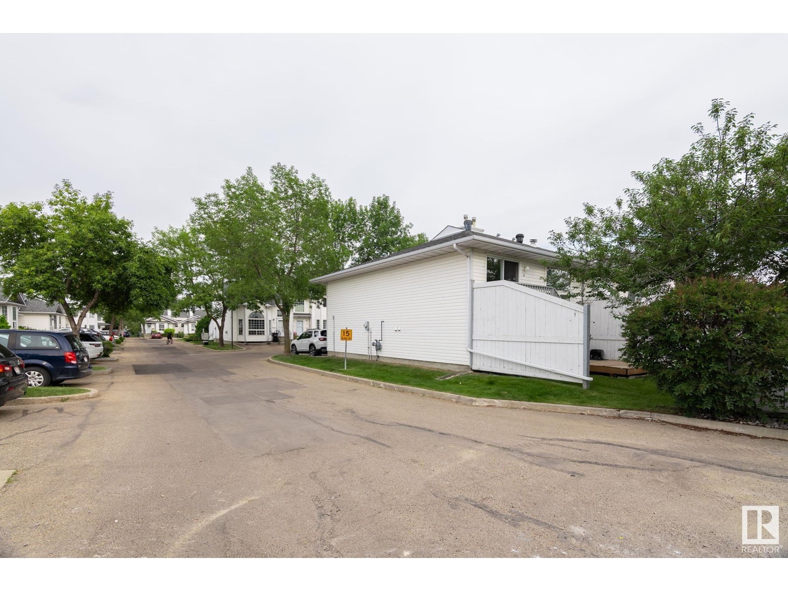 Photo 26 of 2 3311 58 St Nw, Edmonton AB