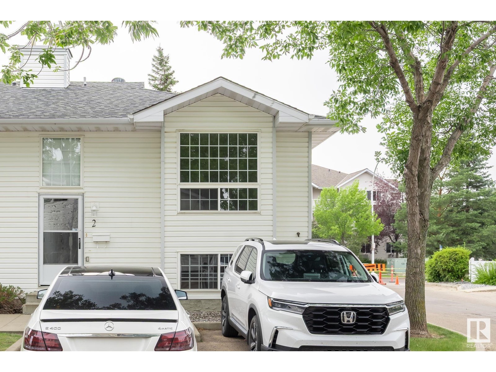 Photo 3 of 2 3311 58 St Nw, Edmonton AB