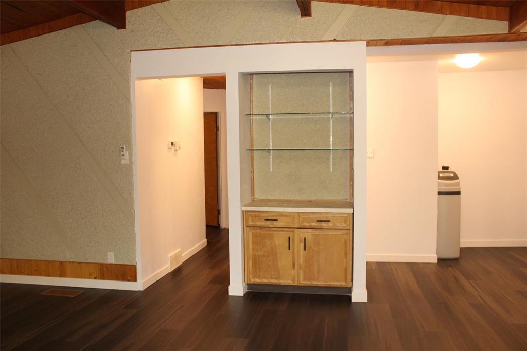 Photo 2 of 14 Westshore Road, Gimli Rm MB