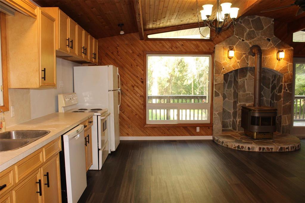 Photo 11 of 14 Westshore Road, Gimli Rm MB