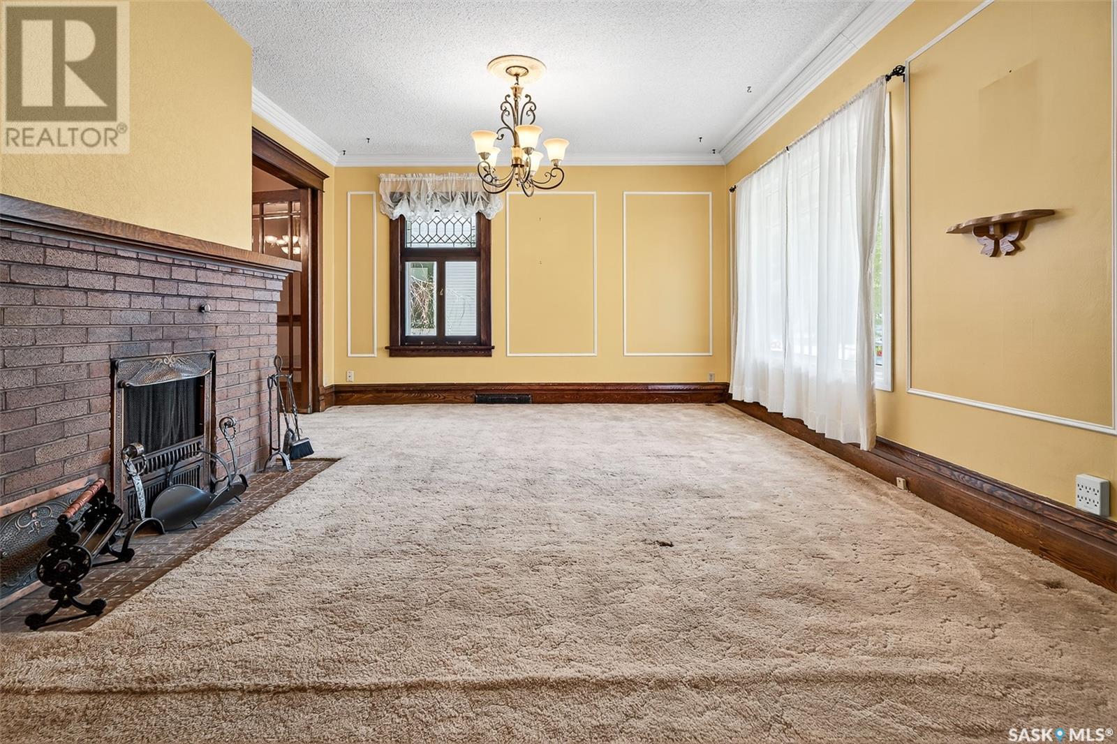 Photo 11 of 430 Ominica Street W, Moose Jaw SK