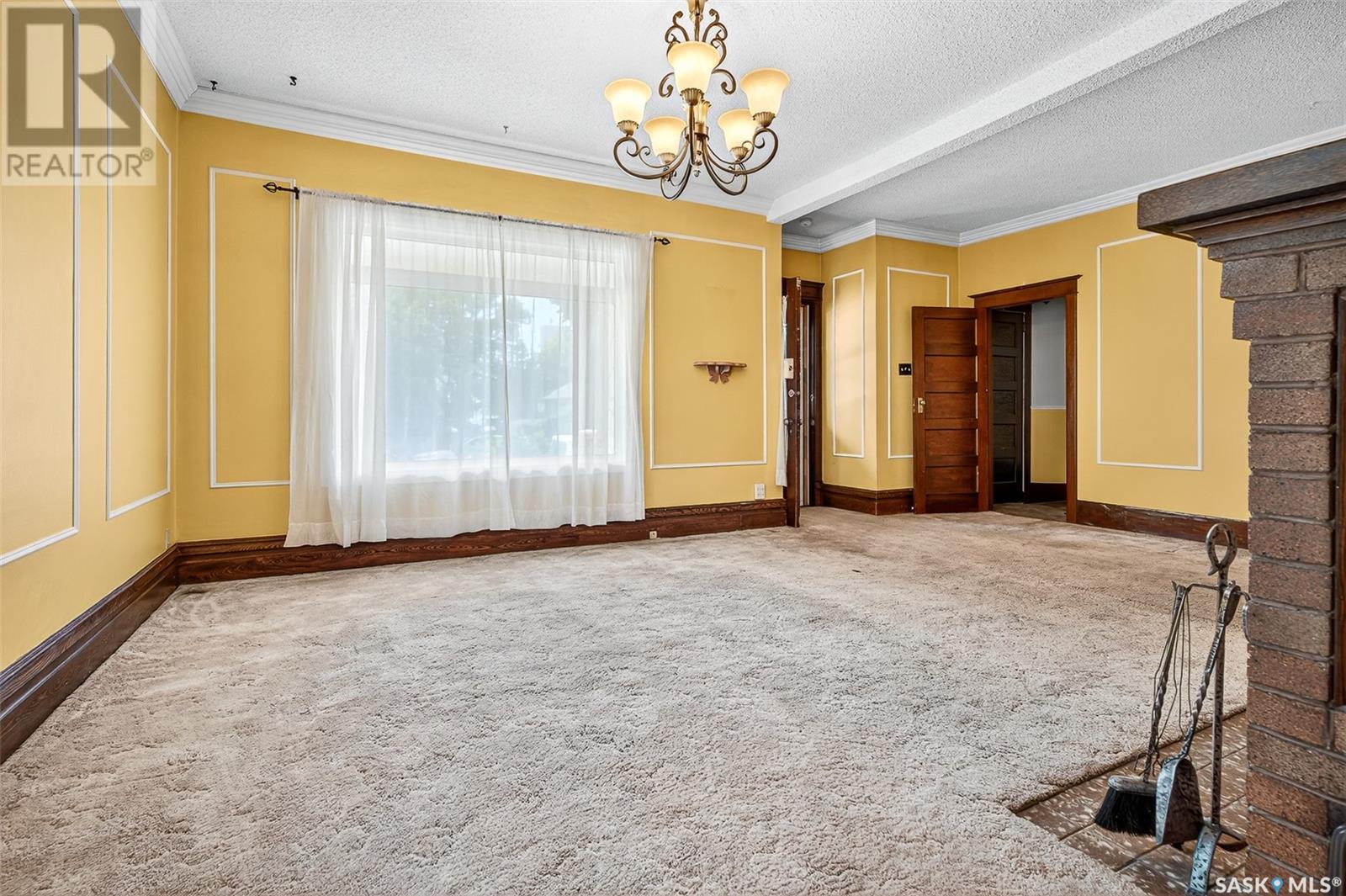 Photo 13 of 430 Ominica Street W, Moose Jaw SK