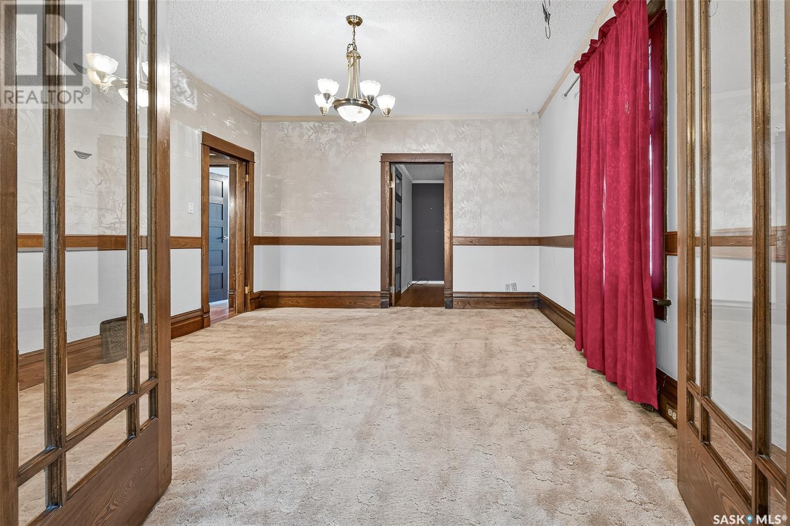 Photo 14 of 430 Ominica Street W, Moose Jaw SK