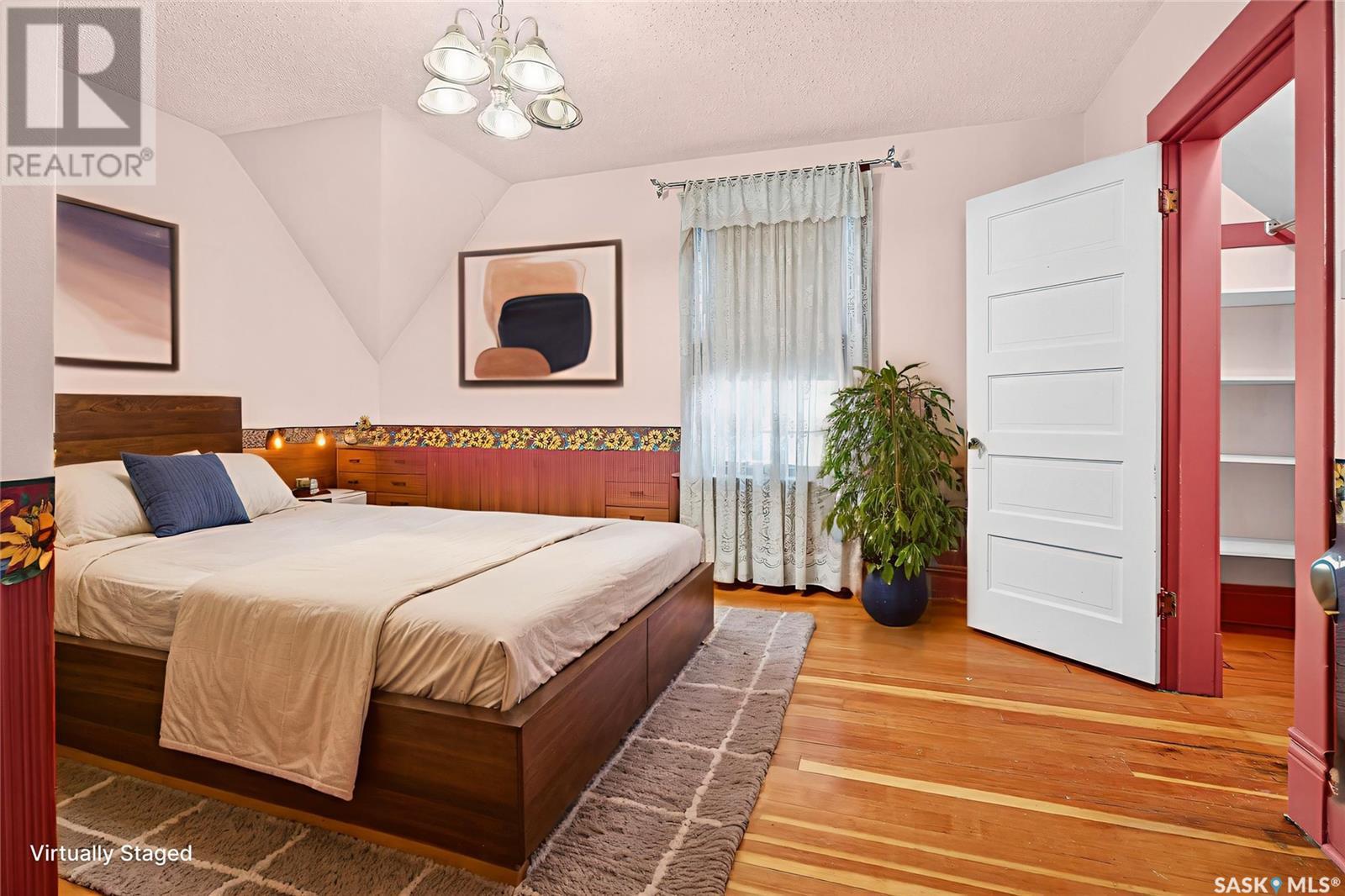 Photo 33 of 430 Ominica Street W, Moose Jaw SK