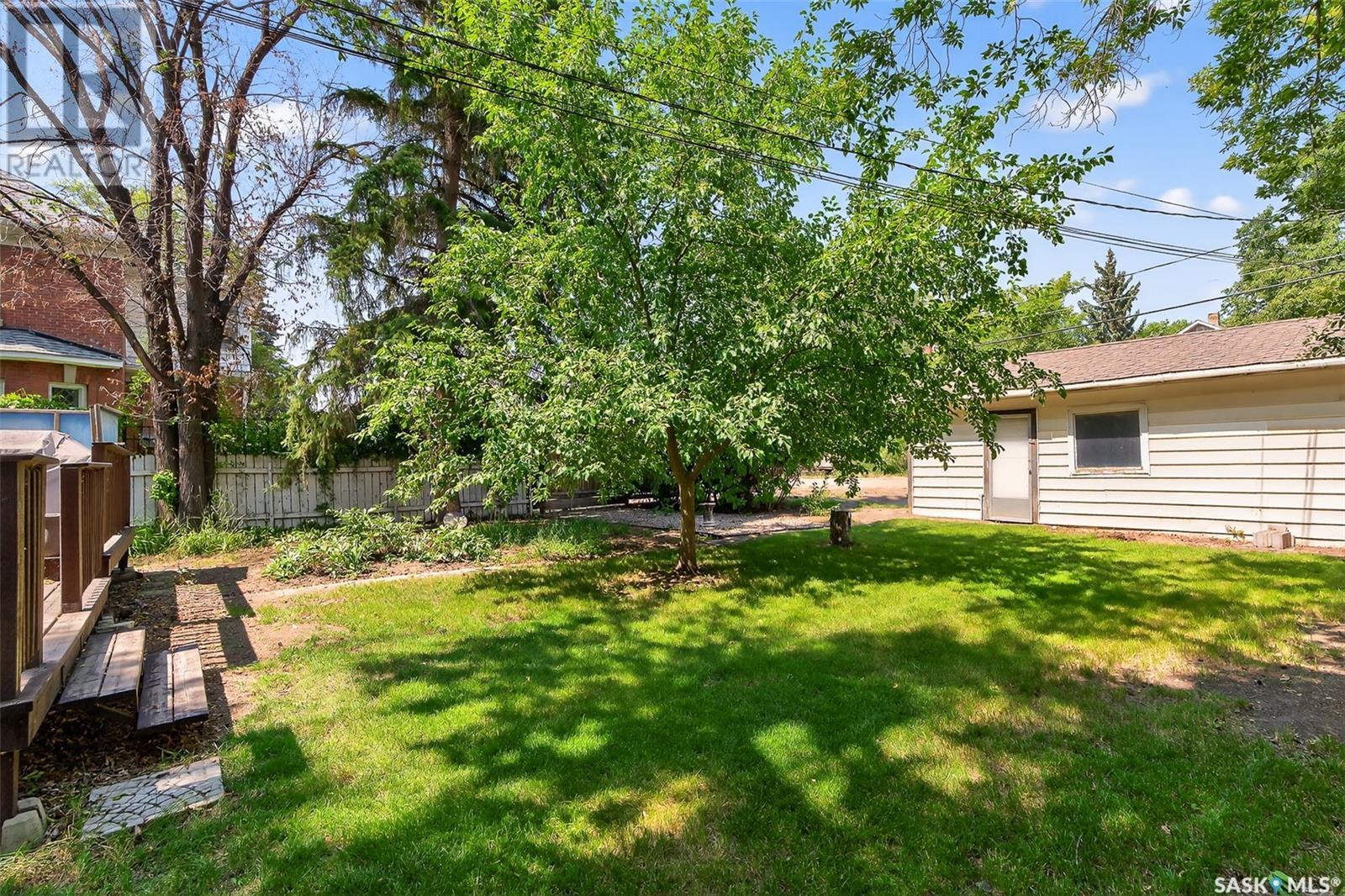 Photo 46 of 430 Ominica Street W, Moose Jaw SK