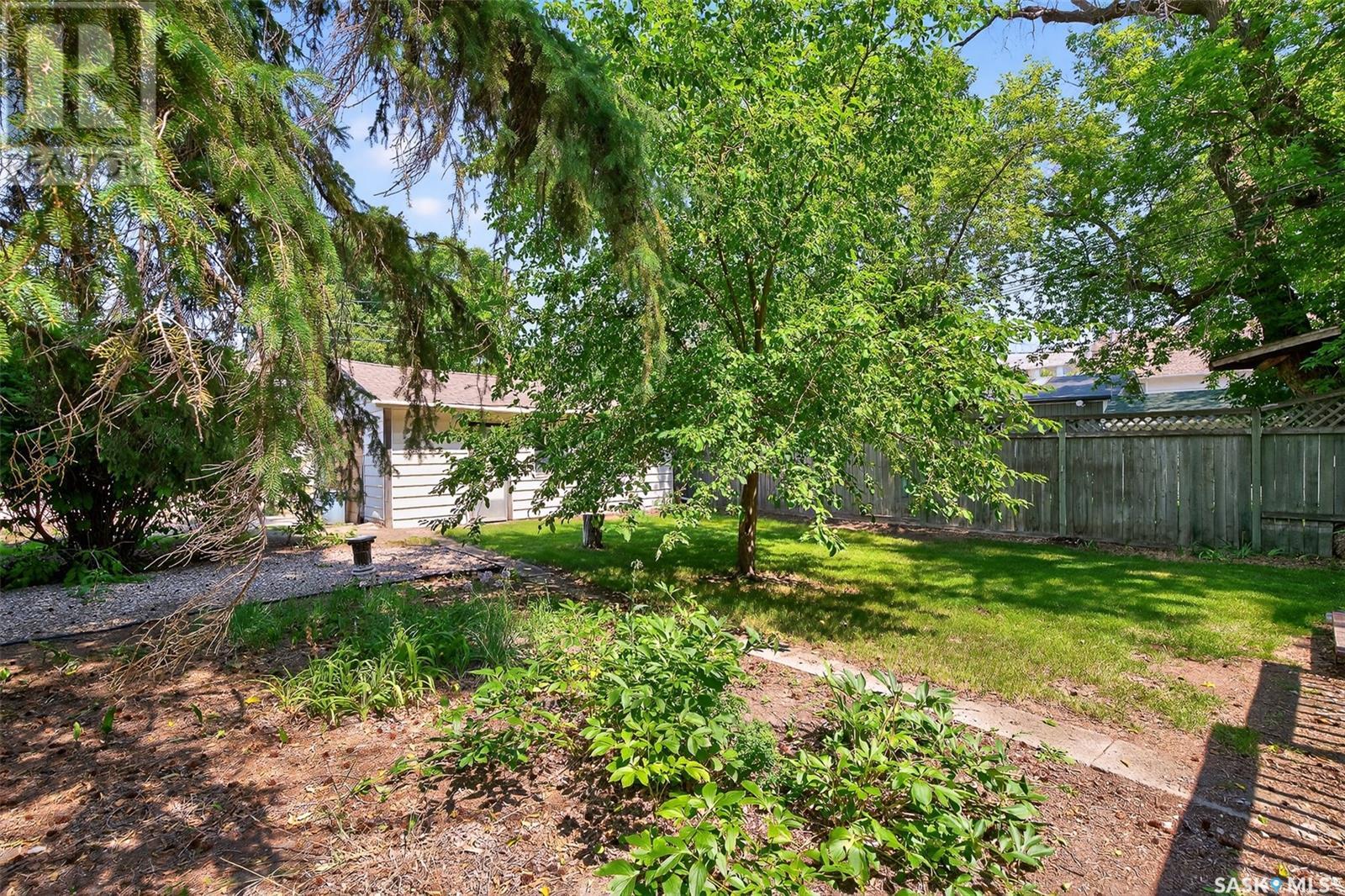 Photo 48 of 430 Ominica Street W, Moose Jaw SK