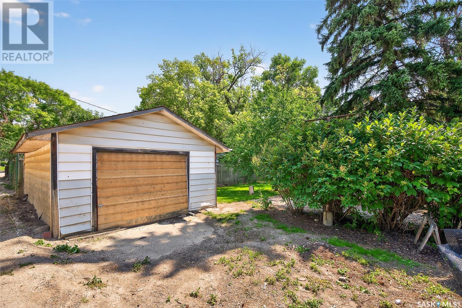 Photo 50 of 430 Ominica Street W, Moose Jaw SK