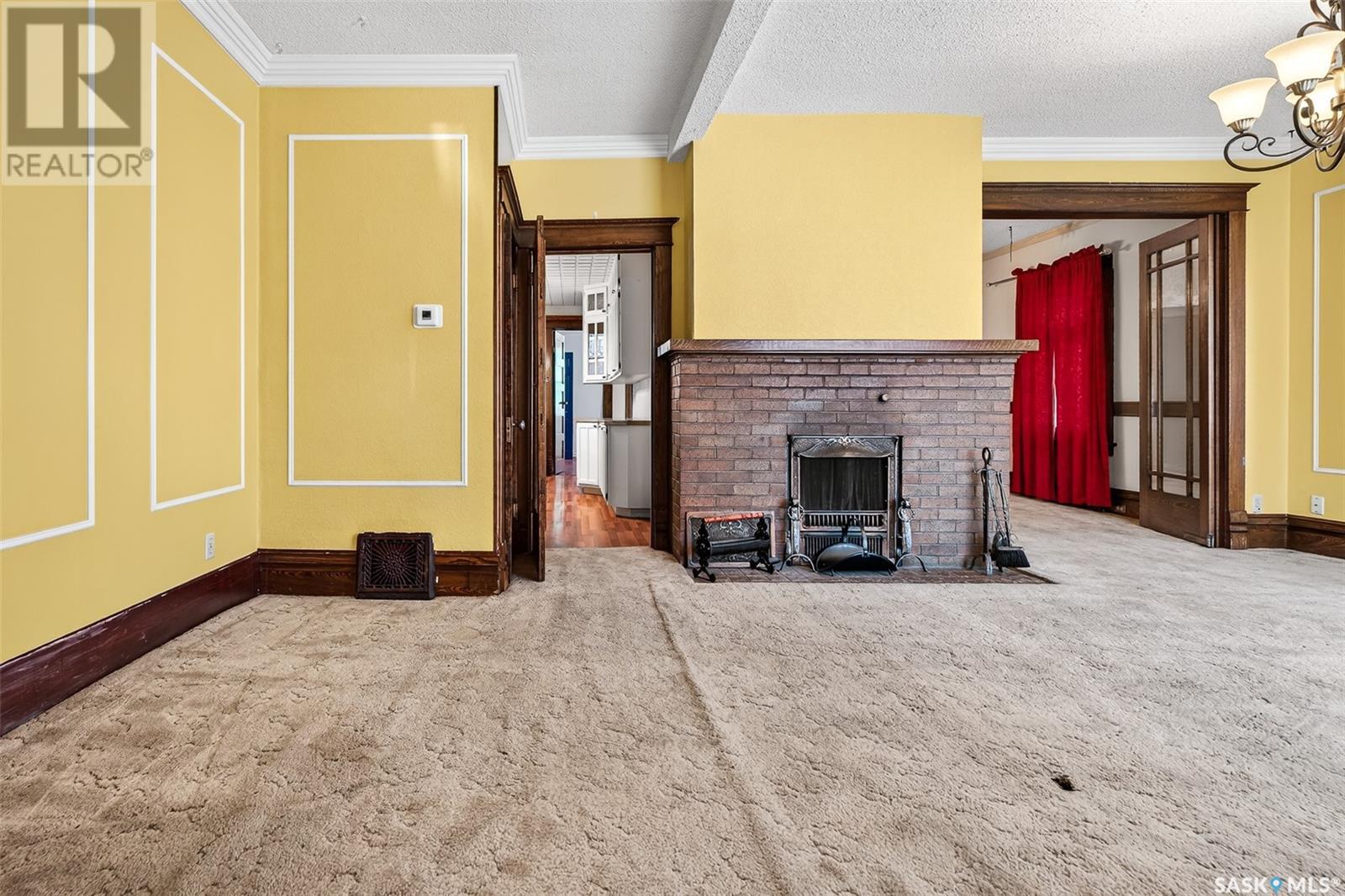 Photo 8 of 430 Ominica Street W, Moose Jaw SK