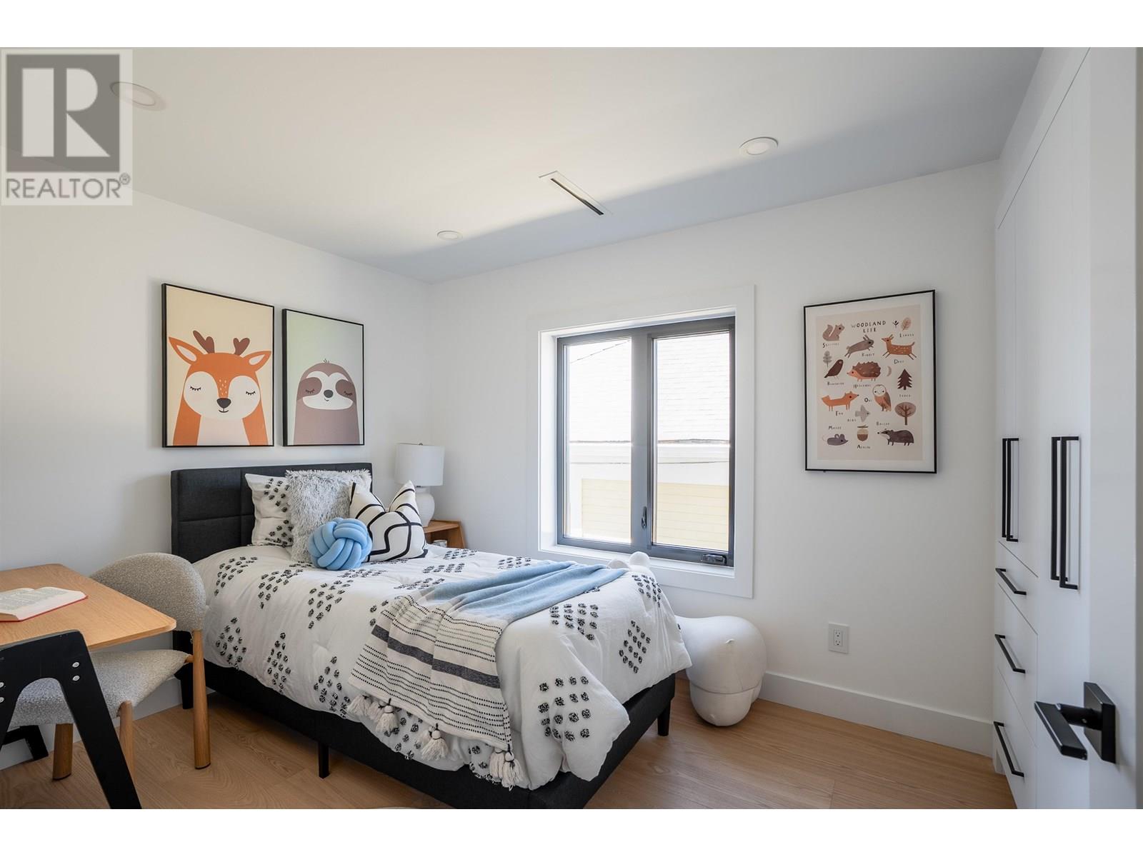 Photo 16 of 1 356 E 40th Avenue, Vancouver BC