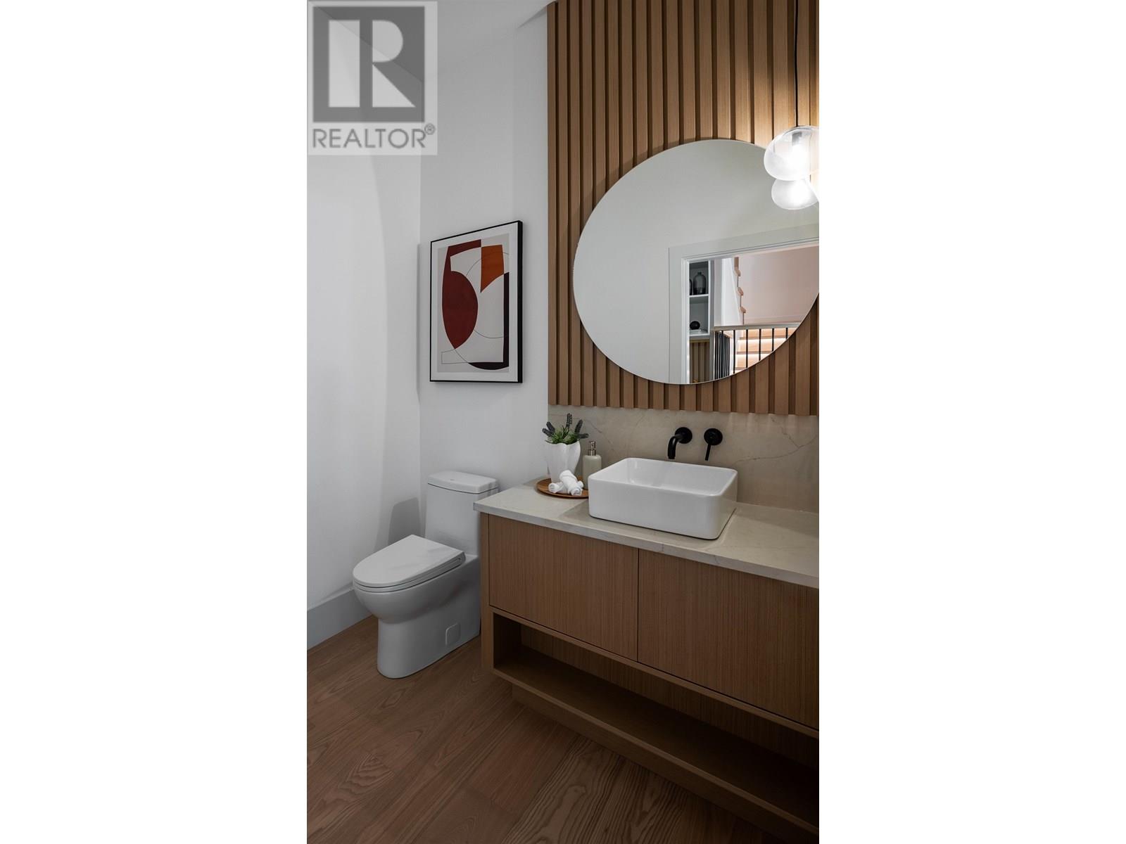 Photo 11 of 1 356 E 40th Avenue, Vancouver BC