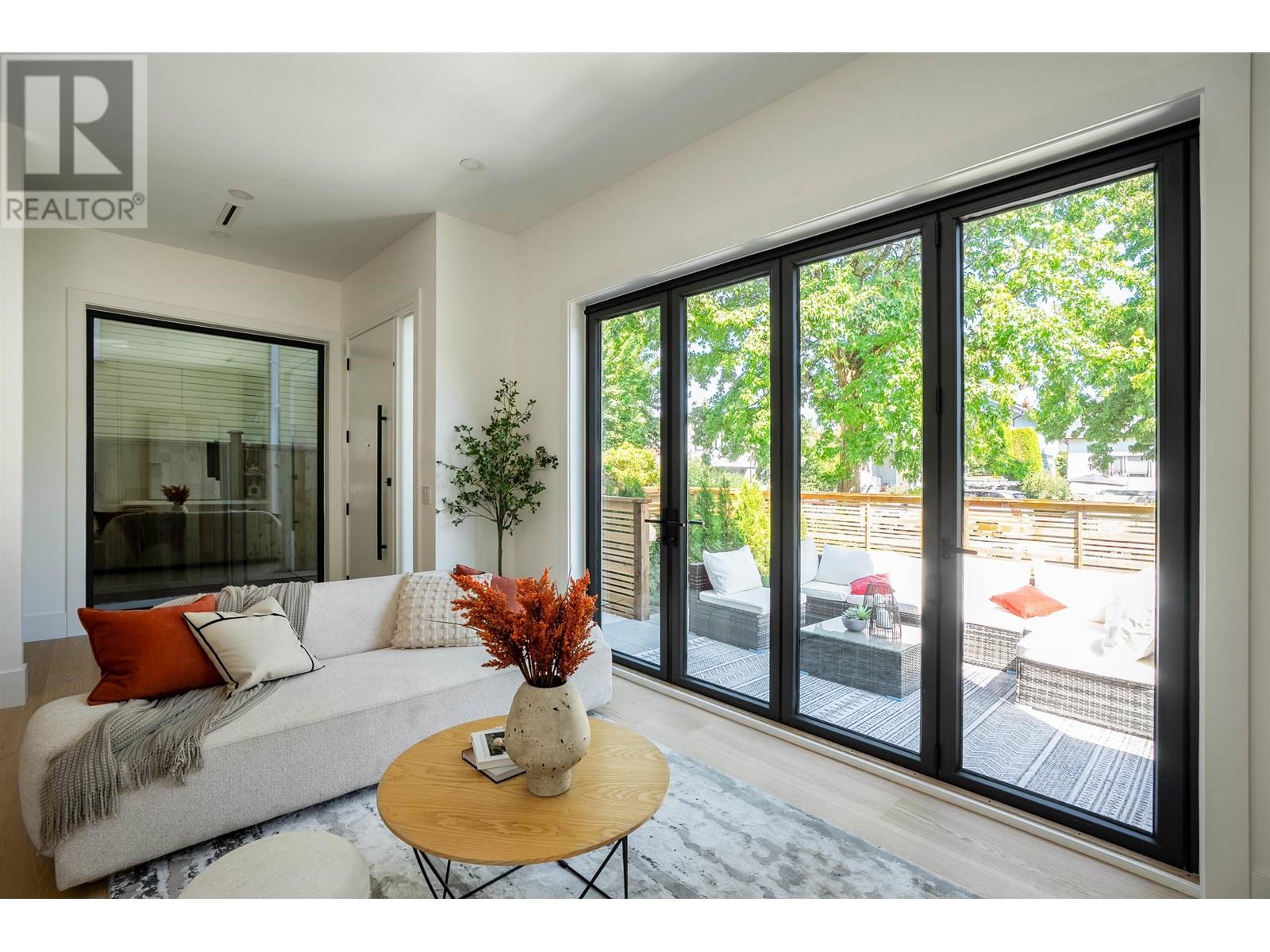 Photo 5 of 1 356 E 40th Avenue, Vancouver BC