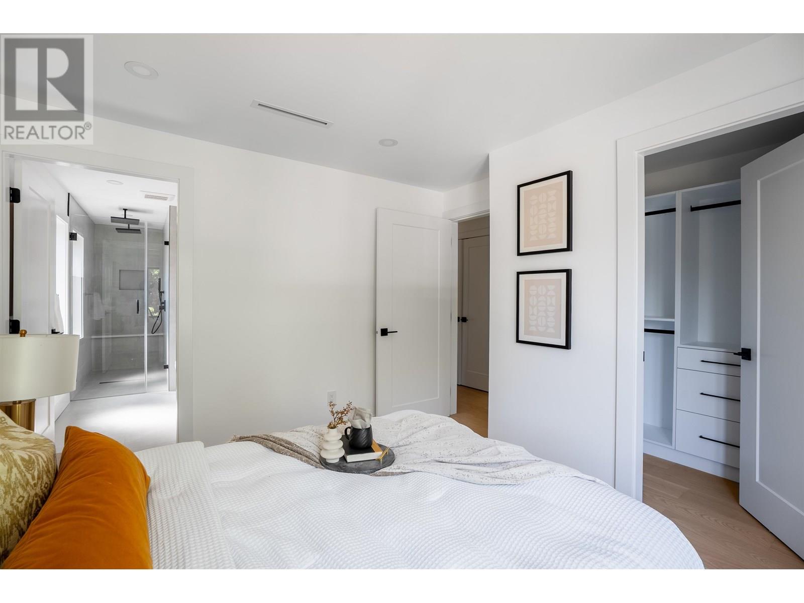 Photo 13 of 1 356 E 40th Avenue, Vancouver BC