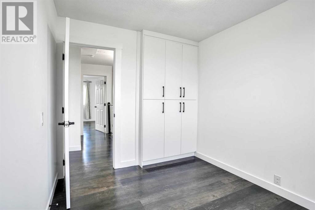 Single Family House for Sale in  falshire Drive NE Falconridge Calgary 