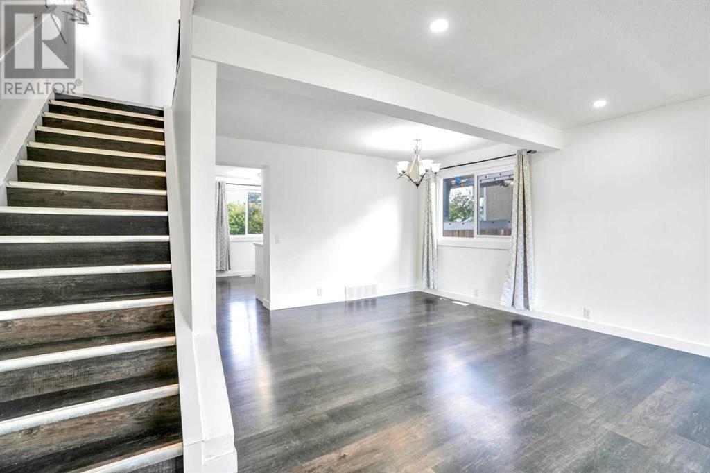 Single Family House for Sale in  falshire Drive NE Falconridge Calgary 