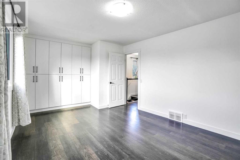Single Family House for Sale in  falshire Drive NE Falconridge Calgary 
