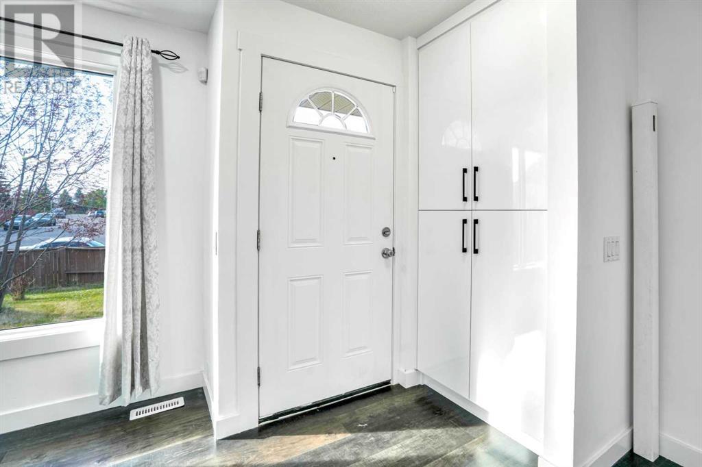 Single Family House for Sale in  falshire Drive NE Falconridge Calgary 