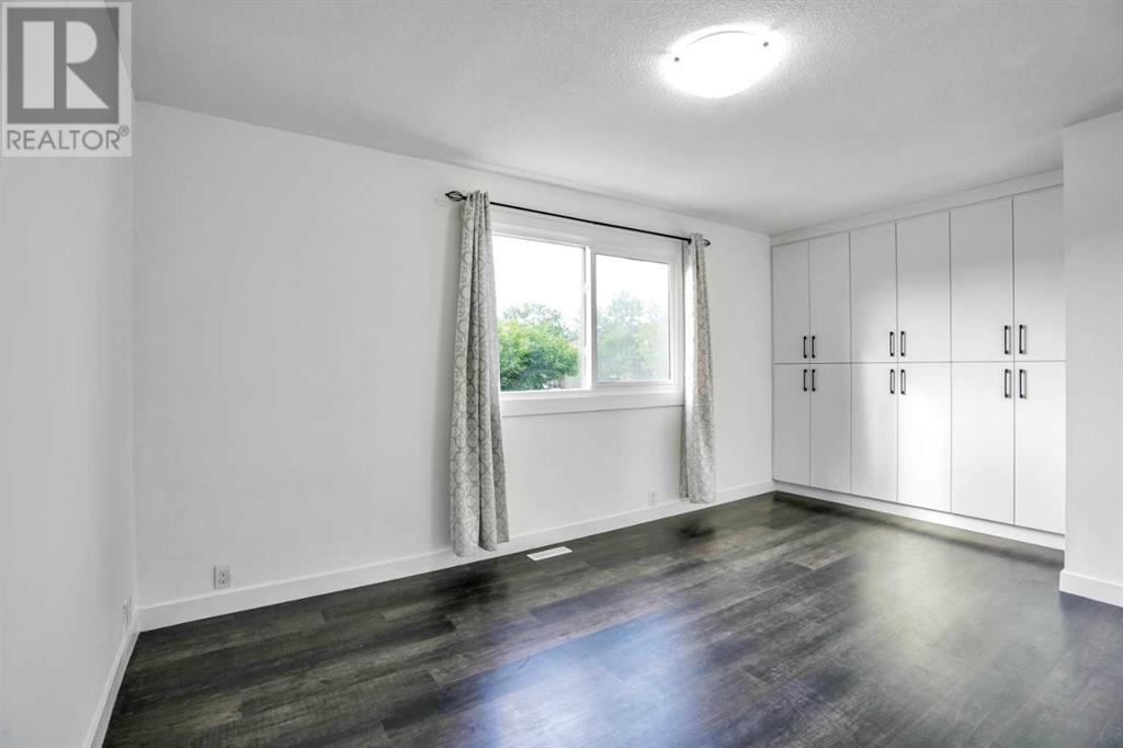Single Family House for Sale in  falshire Drive NE Falconridge Calgary 