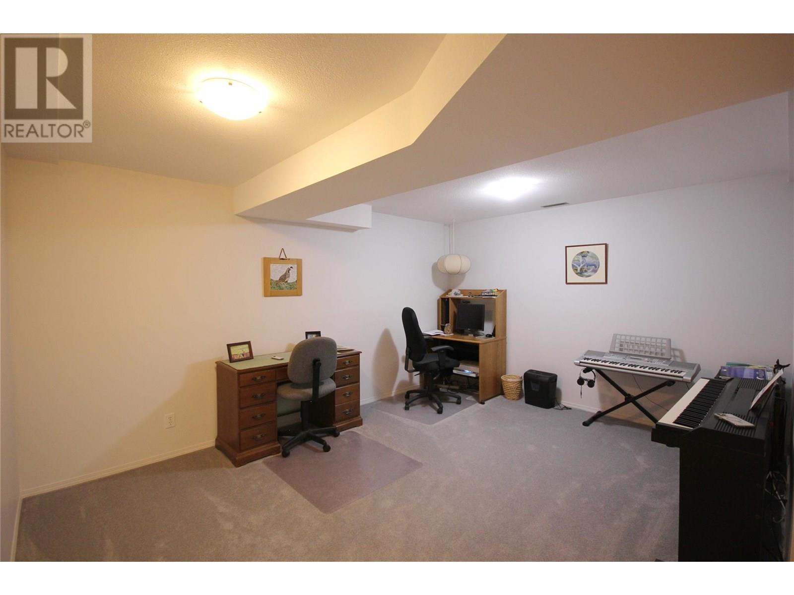 105 1634 Carmi Avenue, Penticton