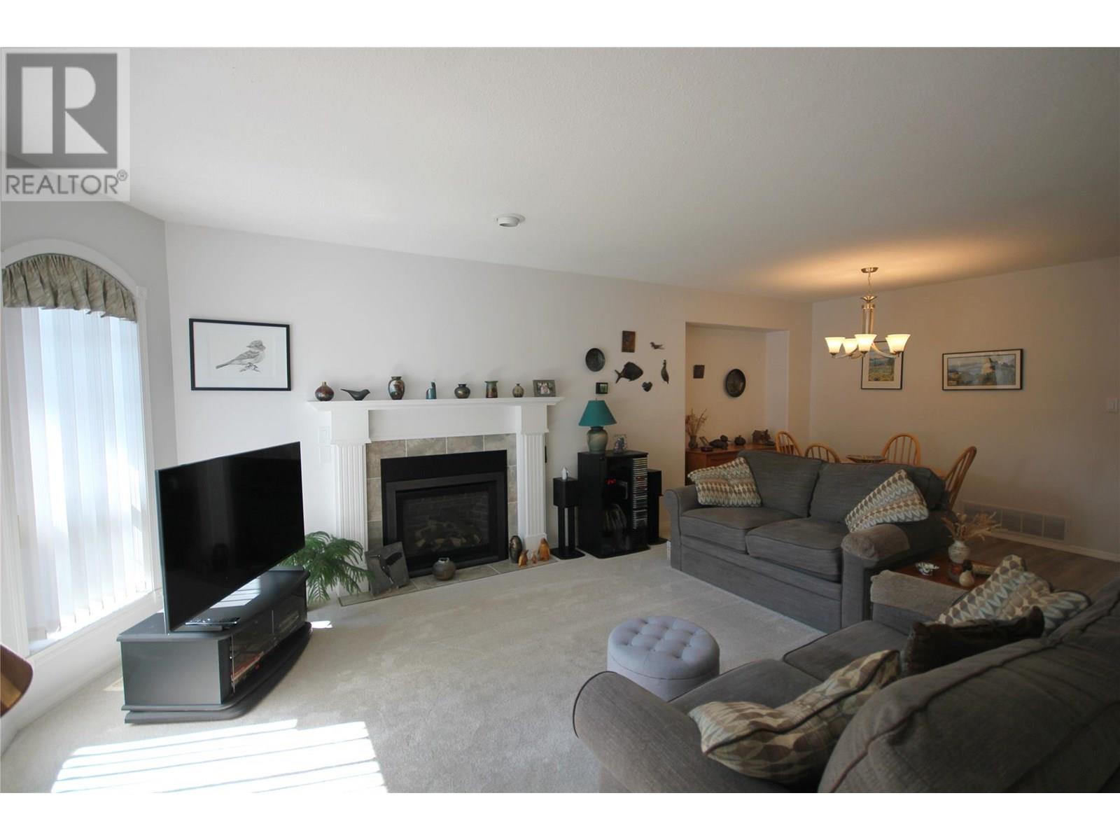 105 1634 Carmi Avenue, Penticton