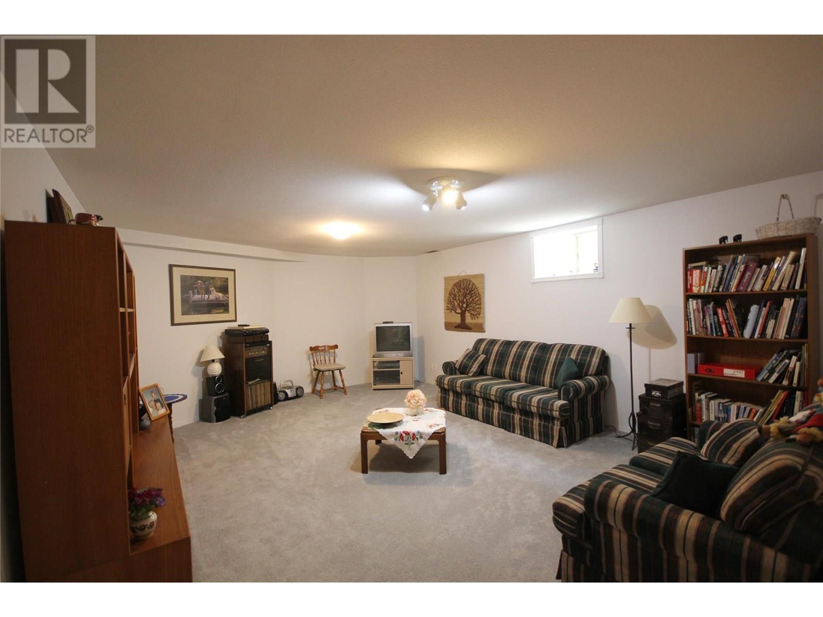105 1634 Carmi Avenue, Penticton