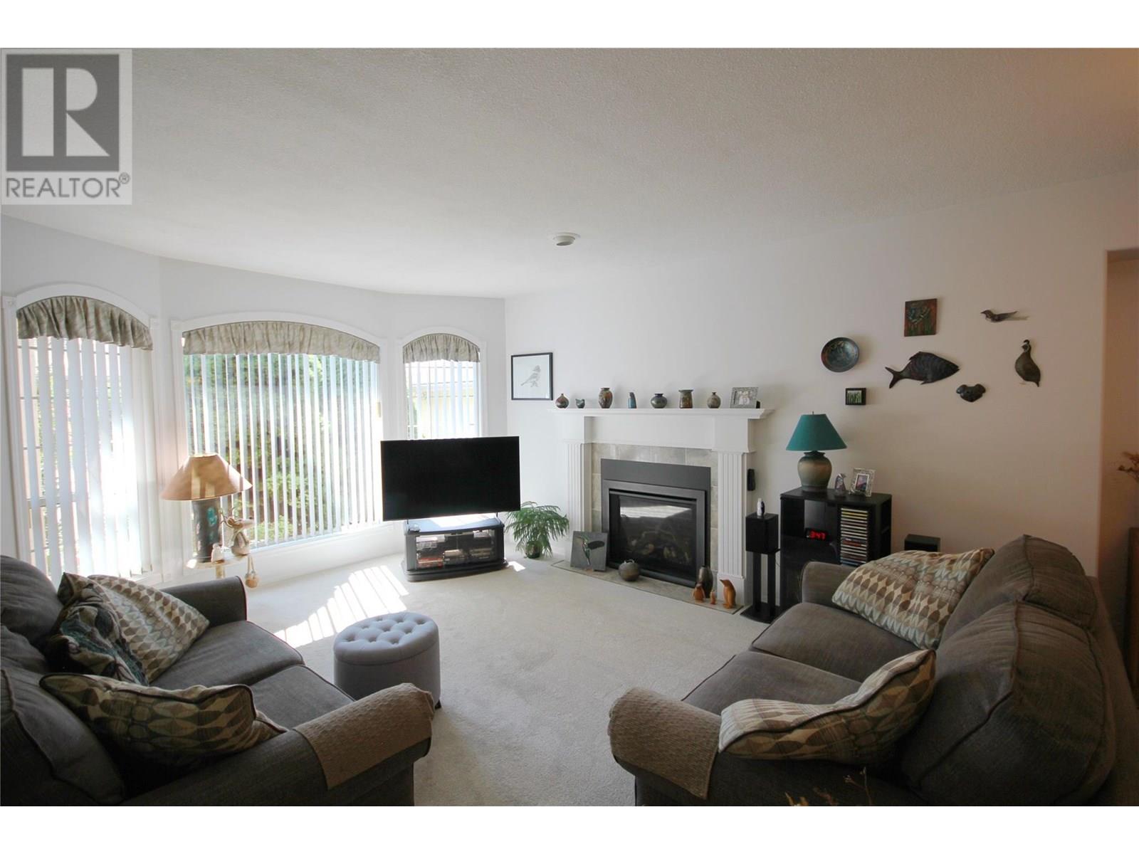 105 1634 Carmi Avenue, Penticton
