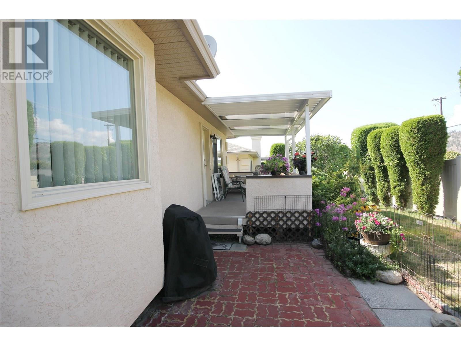 105 1634 Carmi Avenue, Penticton