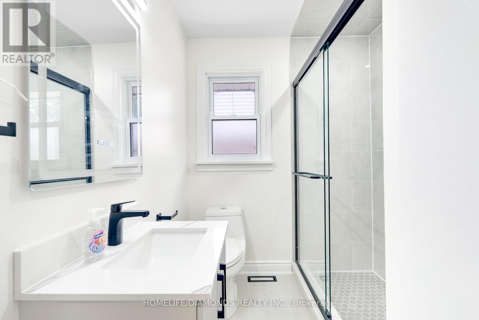 Photo 11 of 7305 Merritt Avenue, Niagara Falls ON