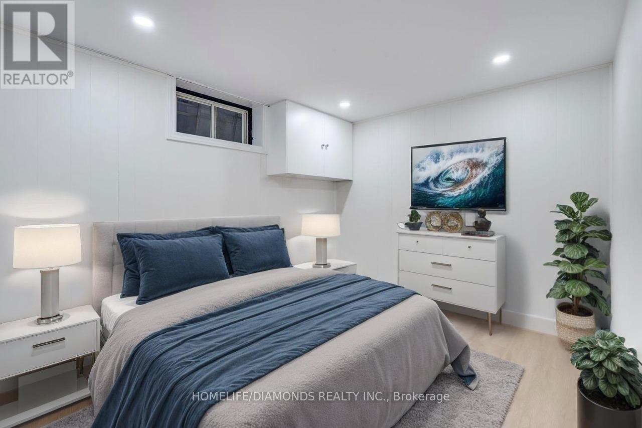 Photo 5 of 7305 Merritt Avenue, Niagara Falls ON