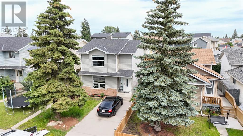Photo 1 of 136 Martindale Drive Ne, Calgary AB