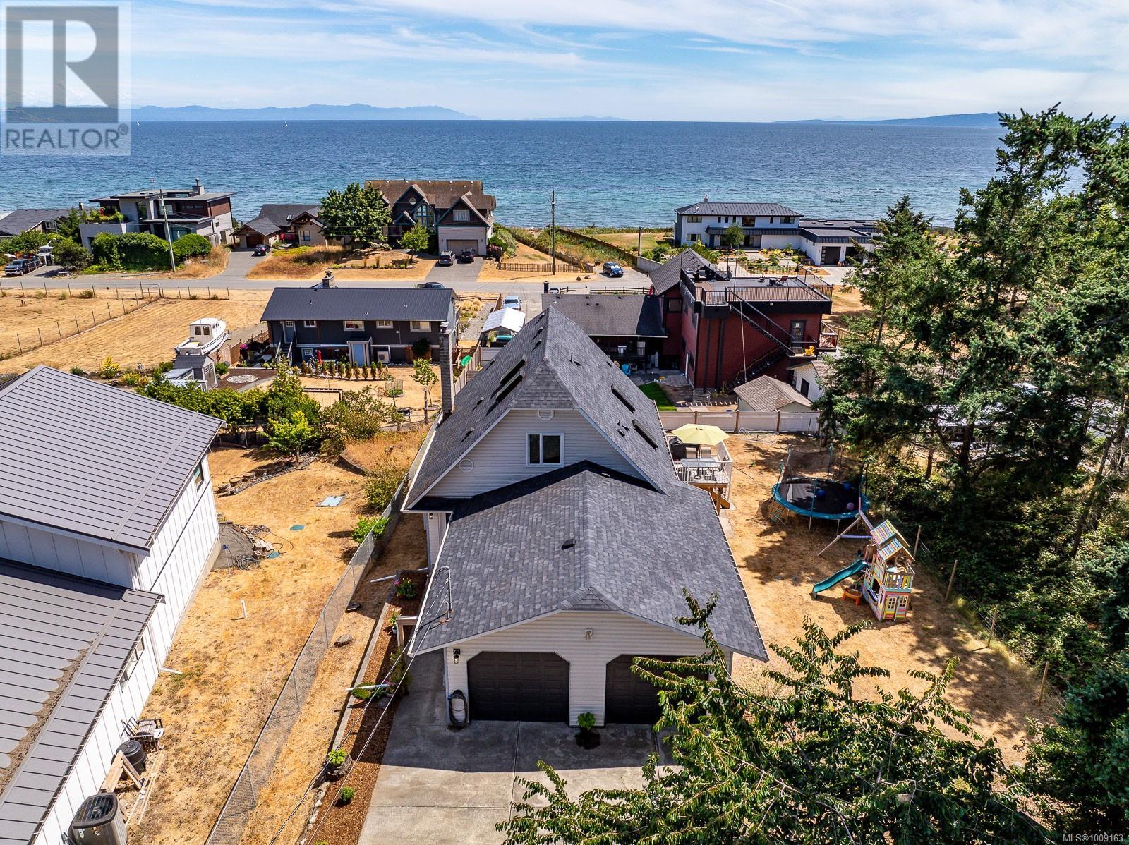 532 Walter Rd, Comox