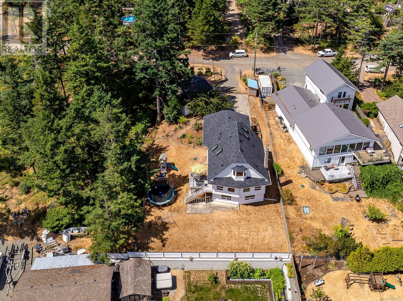 532 Walter Rd, Comox