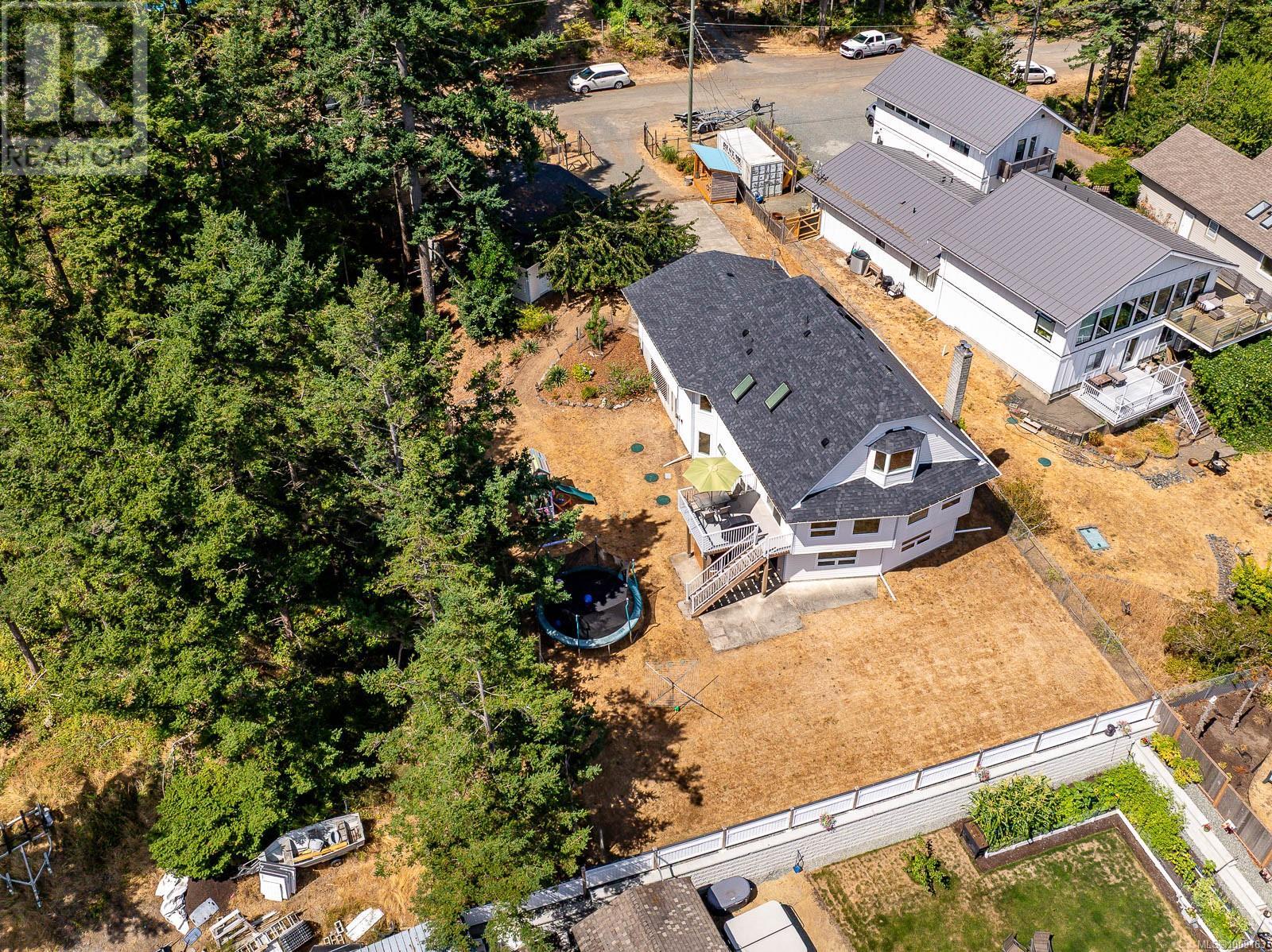 532 Walter Rd, Comox