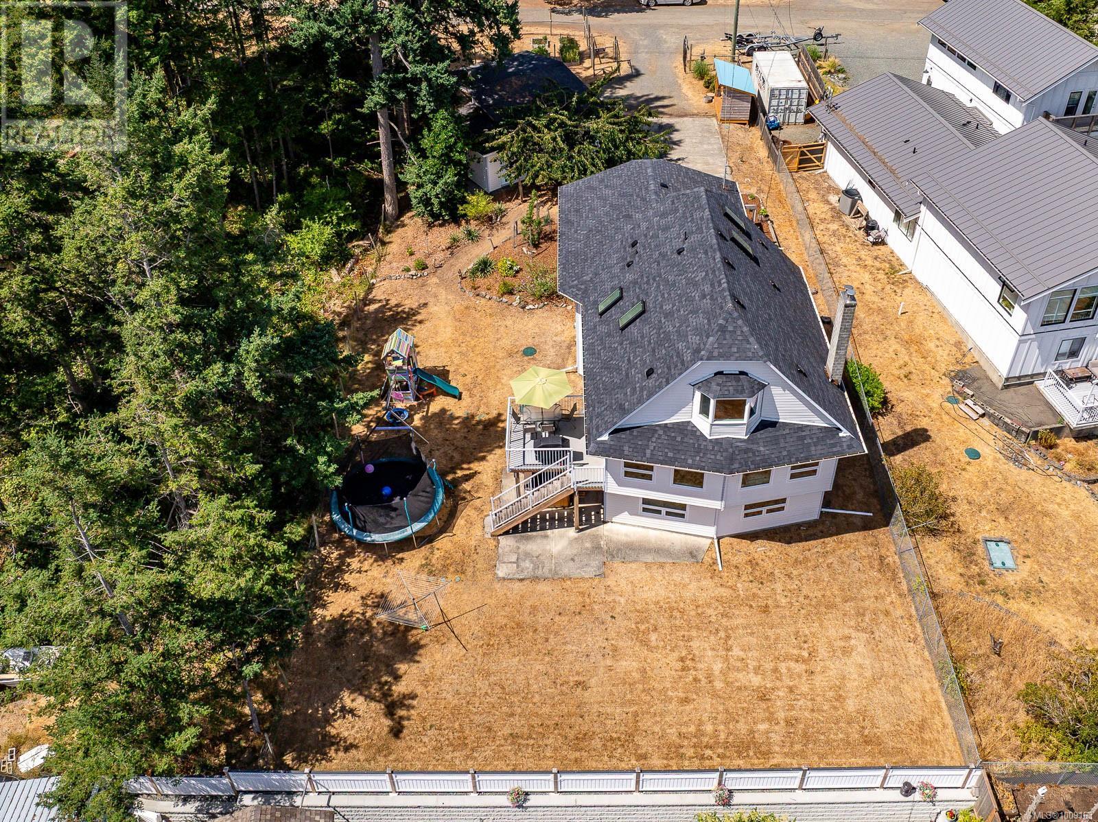 532 Walter Rd, Comox