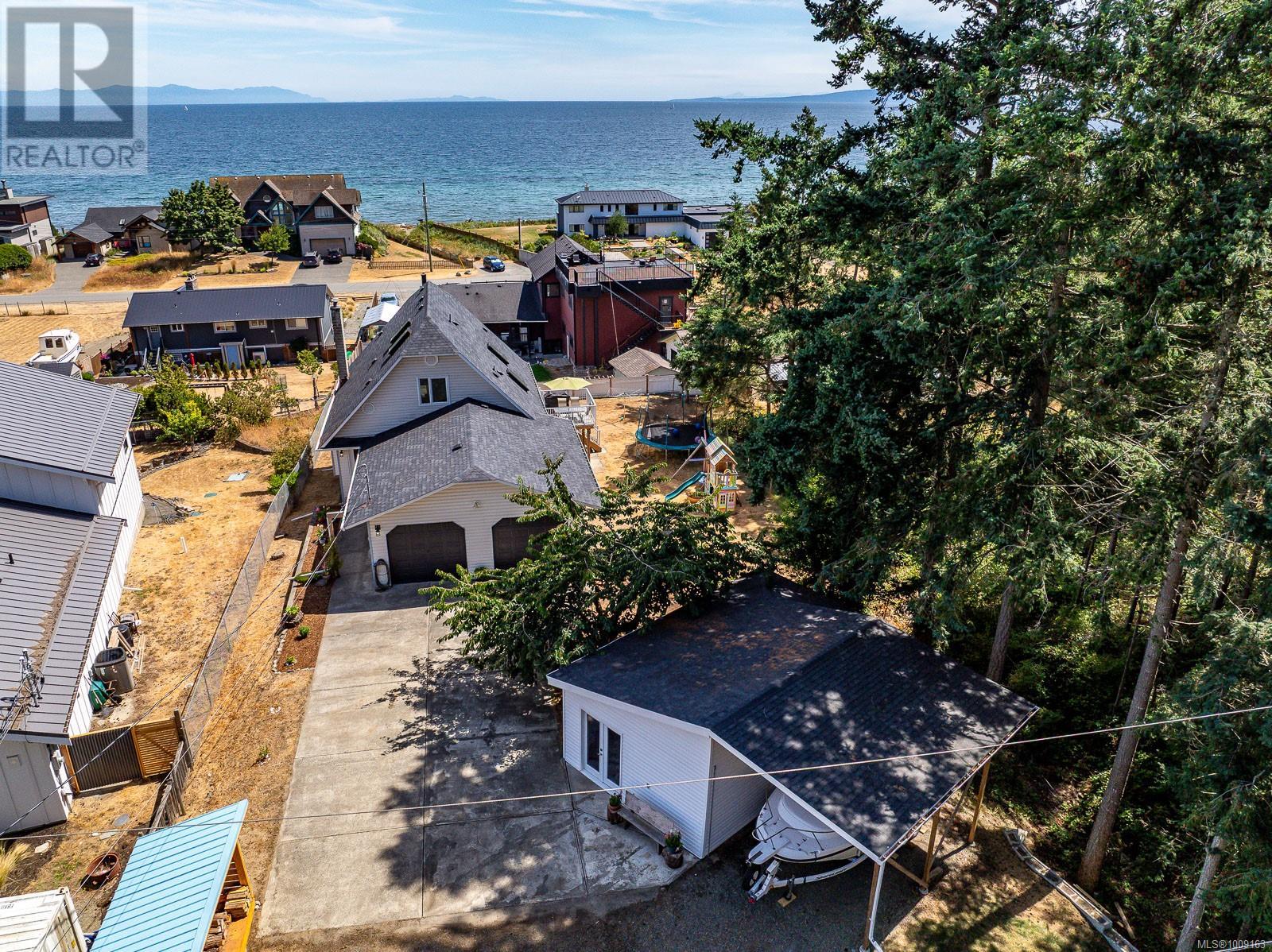 532 Walter Rd, Comox