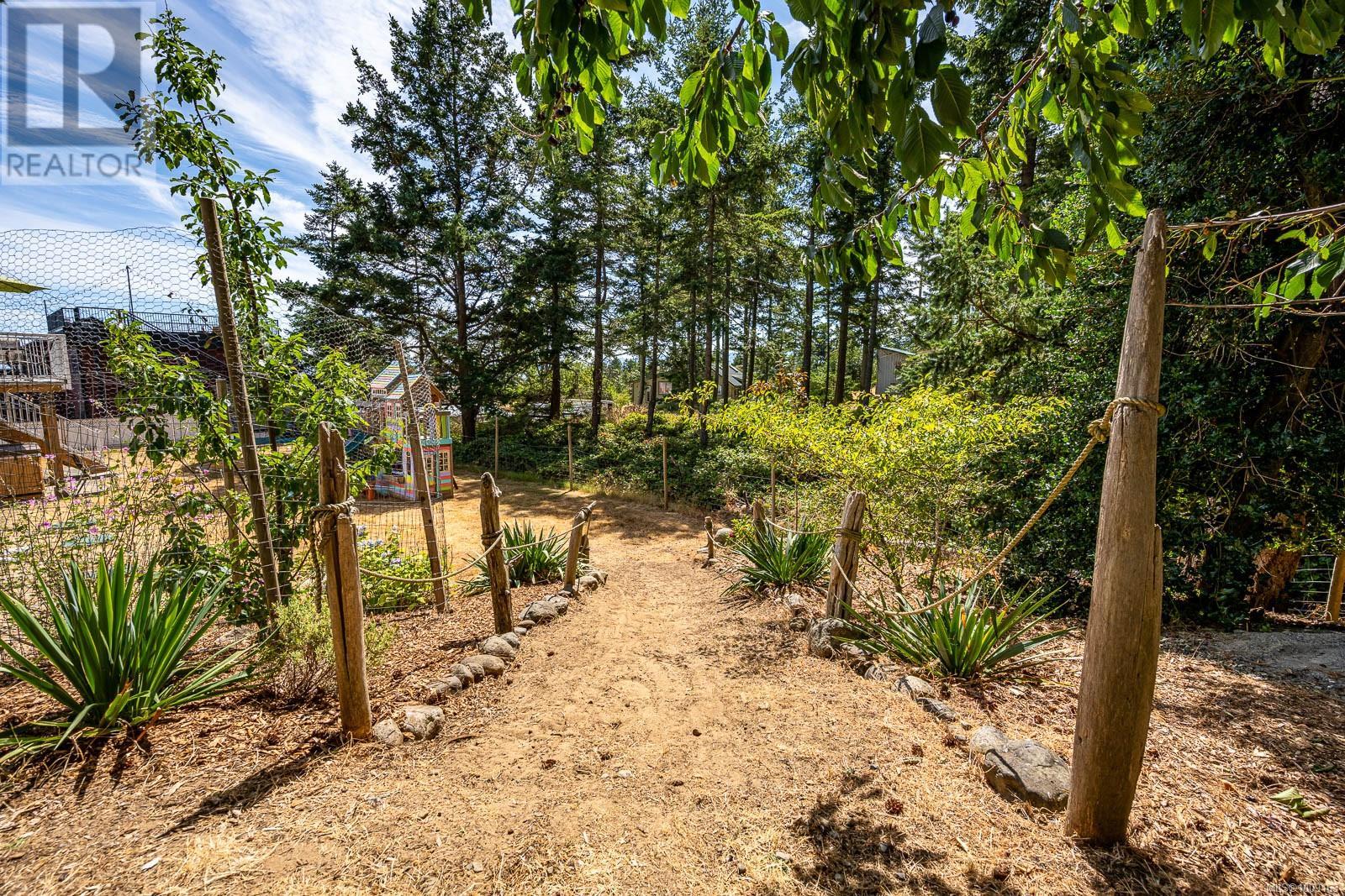 532 Walter Rd, Comox