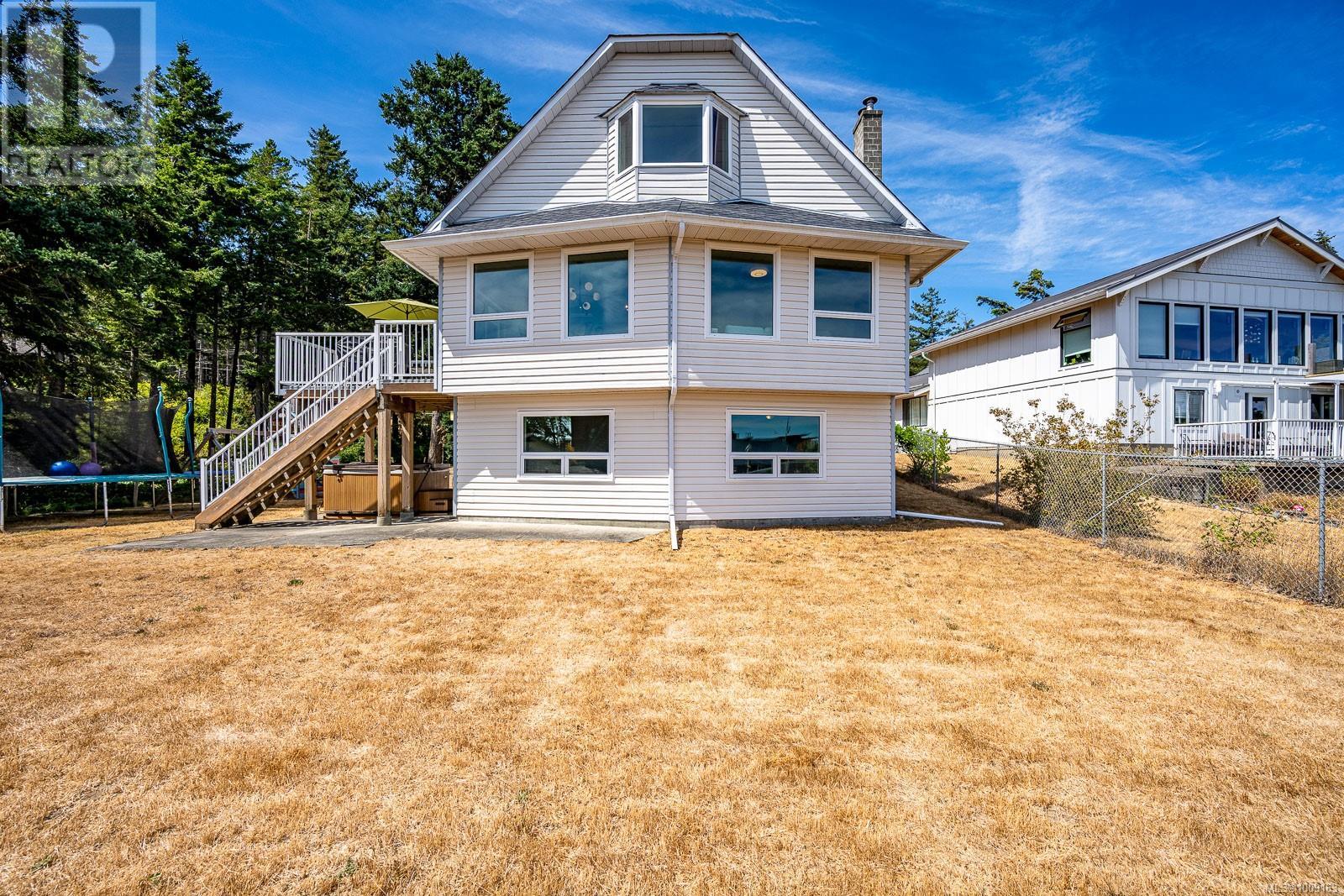 532 Walter Rd, Comox