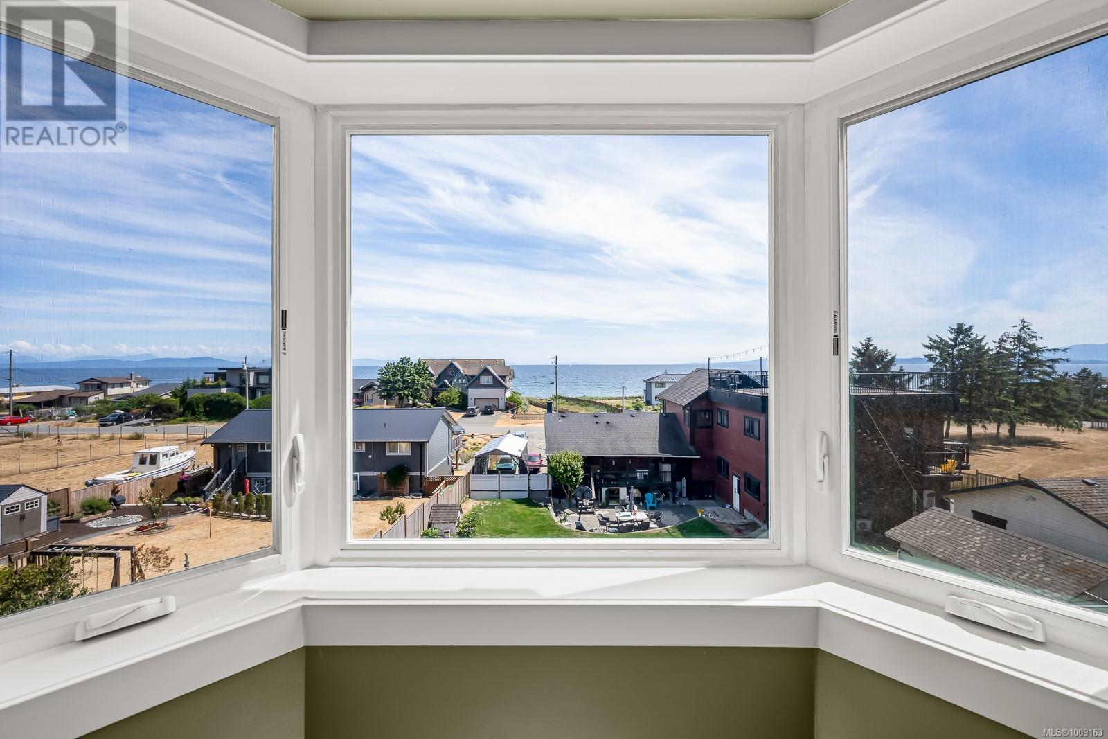 532 Walter Rd, Comox