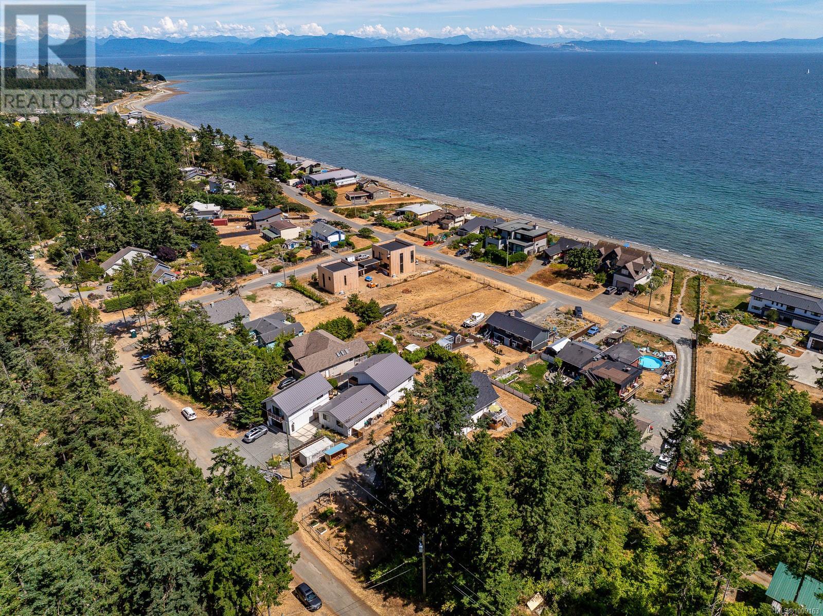 532 Walter Rd, Comox