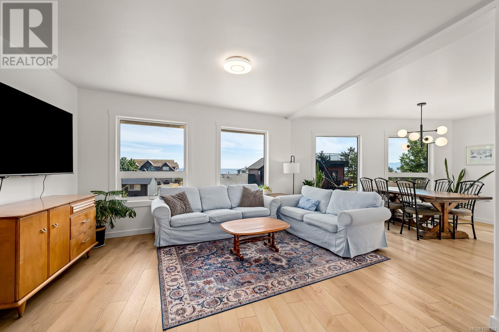 532 Walter Rd, Comox