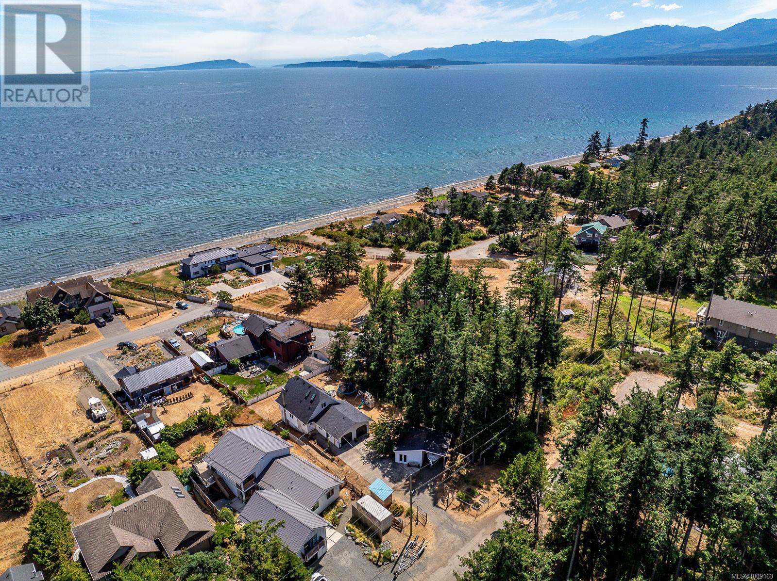 532 Walter Rd, Comox