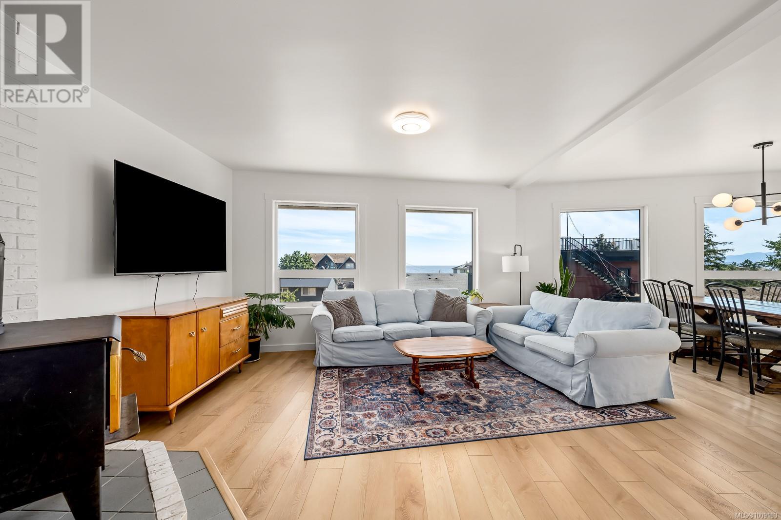 532 Walter Rd, Comox