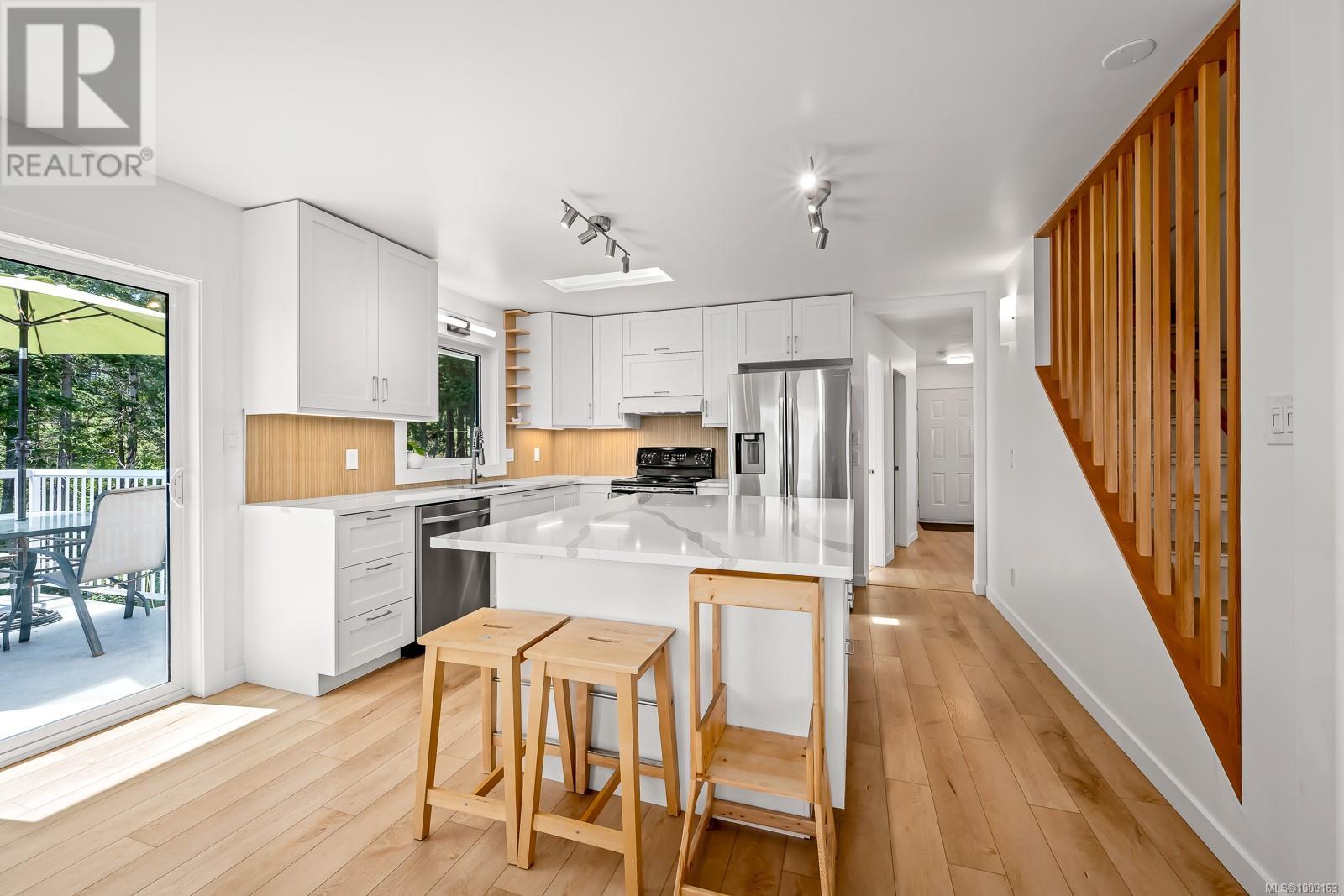 532 Walter Rd, Comox