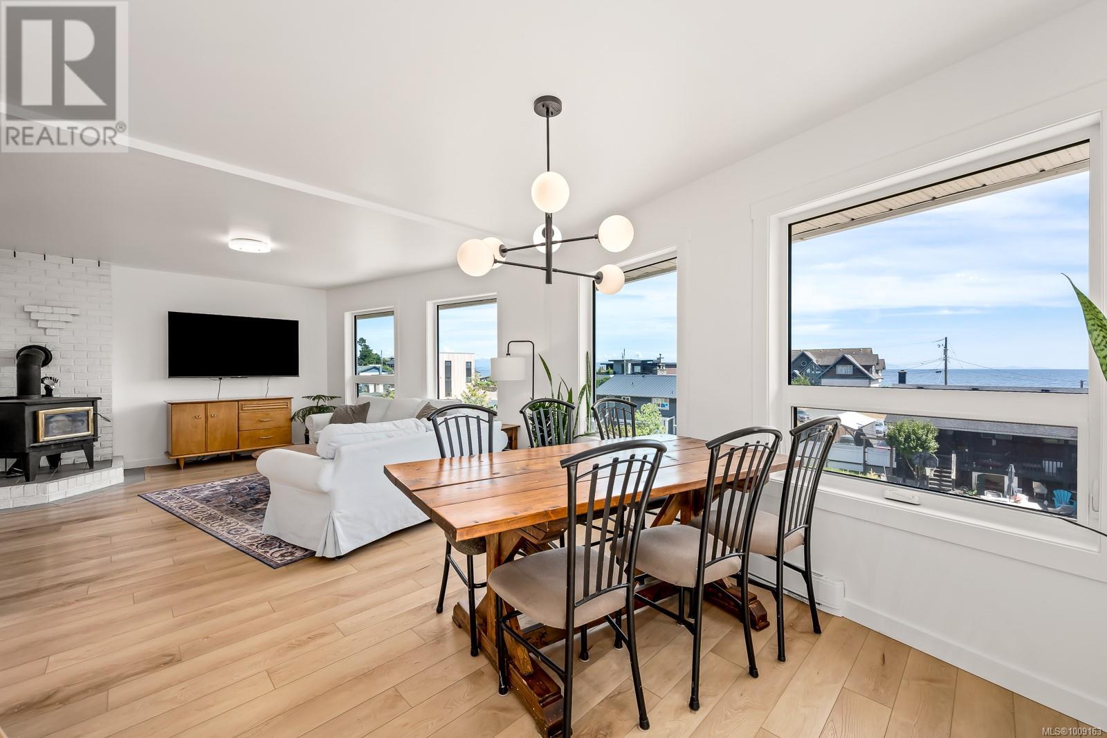 532 Walter Rd, Comox