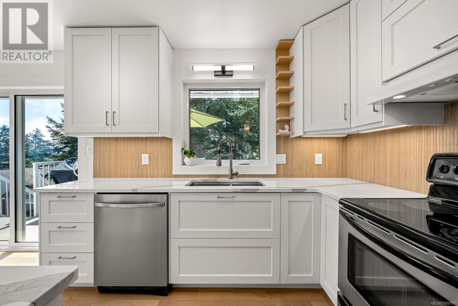 532 Walter Rd, Comox