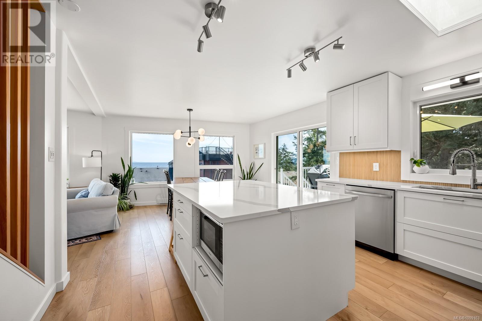 532 Walter Rd, Comox