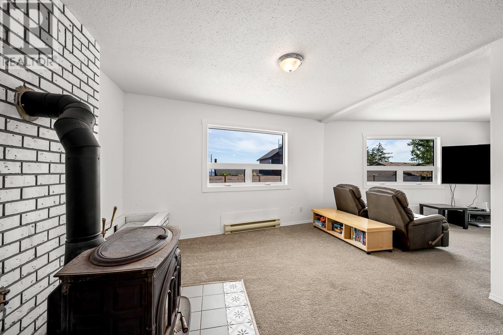 532 Walter Rd, Comox